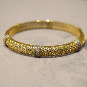 Yellow Gold Jali Pattern Bangle