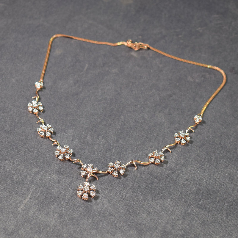Rose gold floral pattern necklace