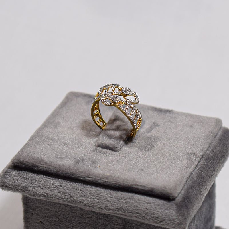 Yellow gold diamond ring with leaf & floral pattern