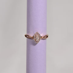 Trendy elliptical shape diamond ring