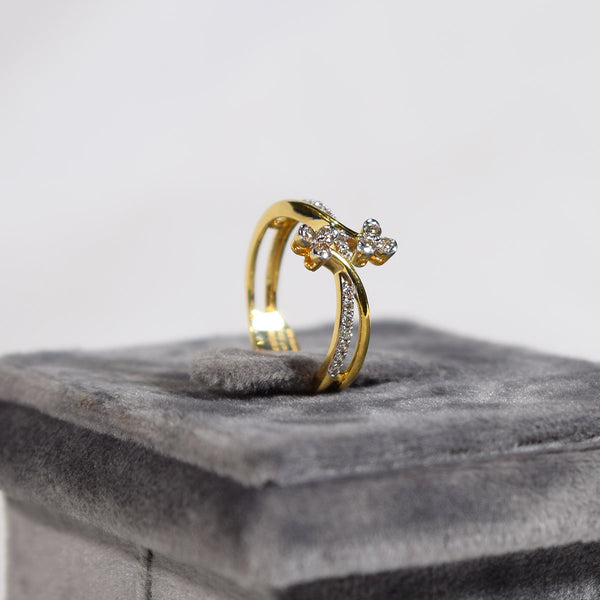Floral poise diamond ring