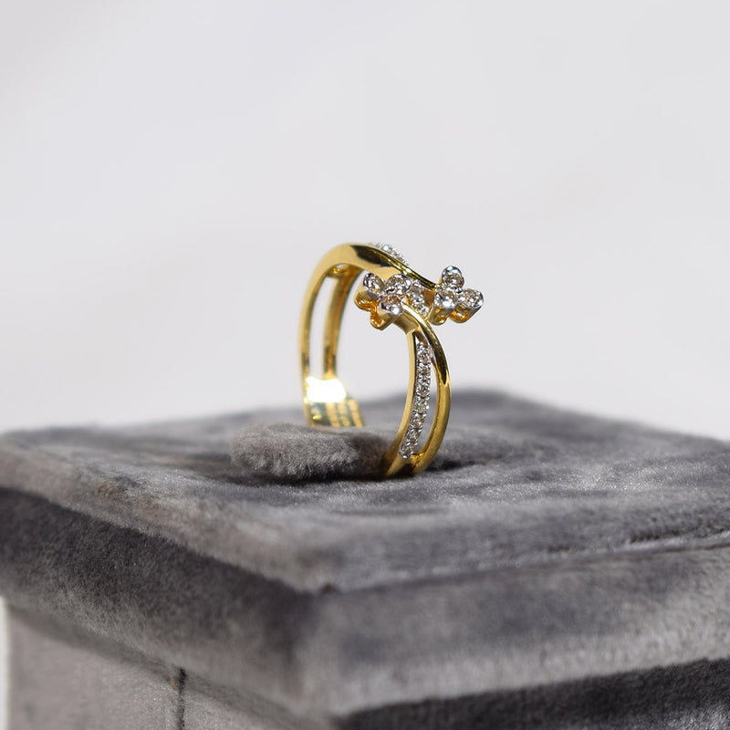 Floral poise diamond ring