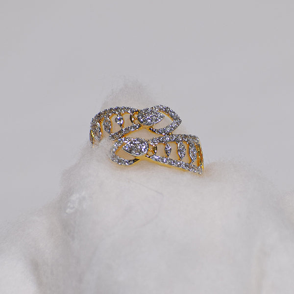 Yellow gold diamond ring with leaf & floral pattern