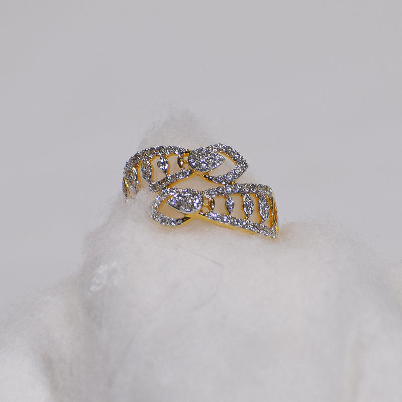 Yellow gold diamond ring with leaf & floral pattern