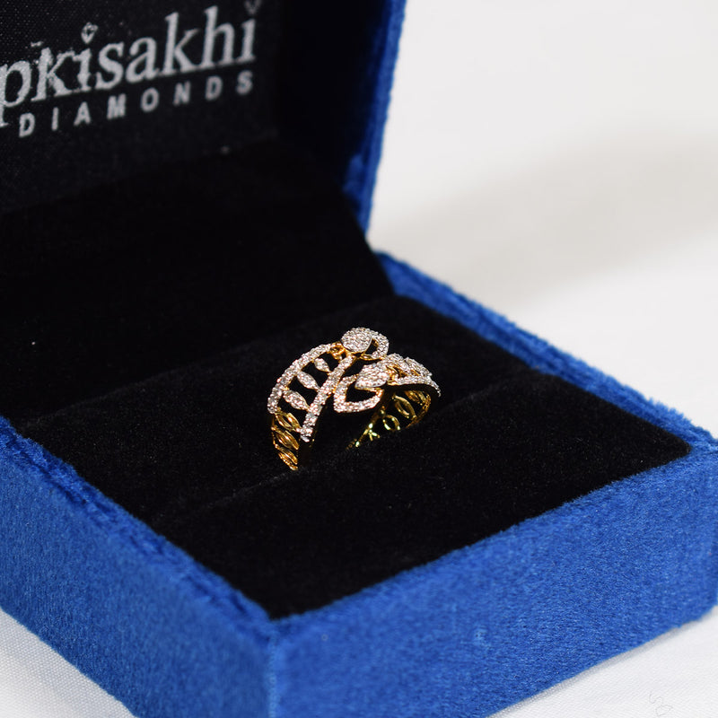 Yellow gold diamond ring with leaf & floral pattern