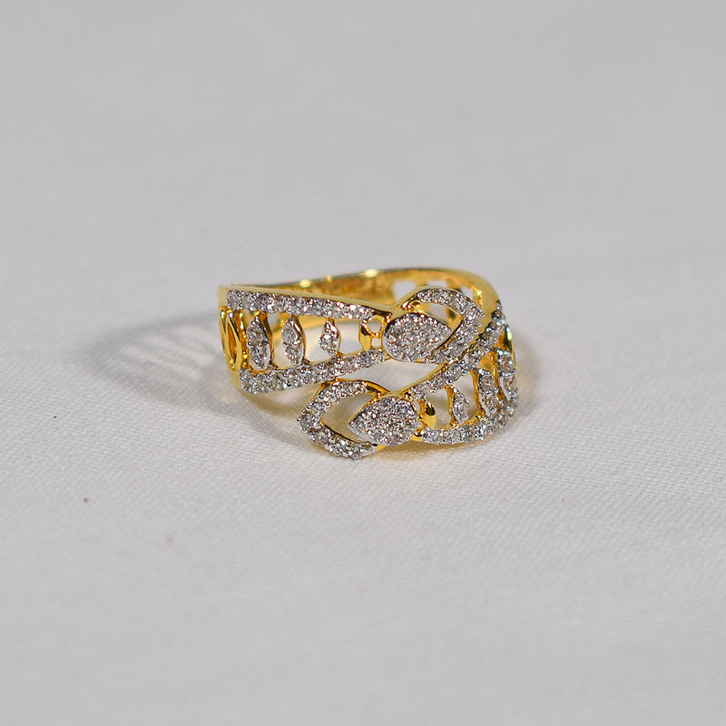 Yellow gold diamond ring with leaf & floral pattern